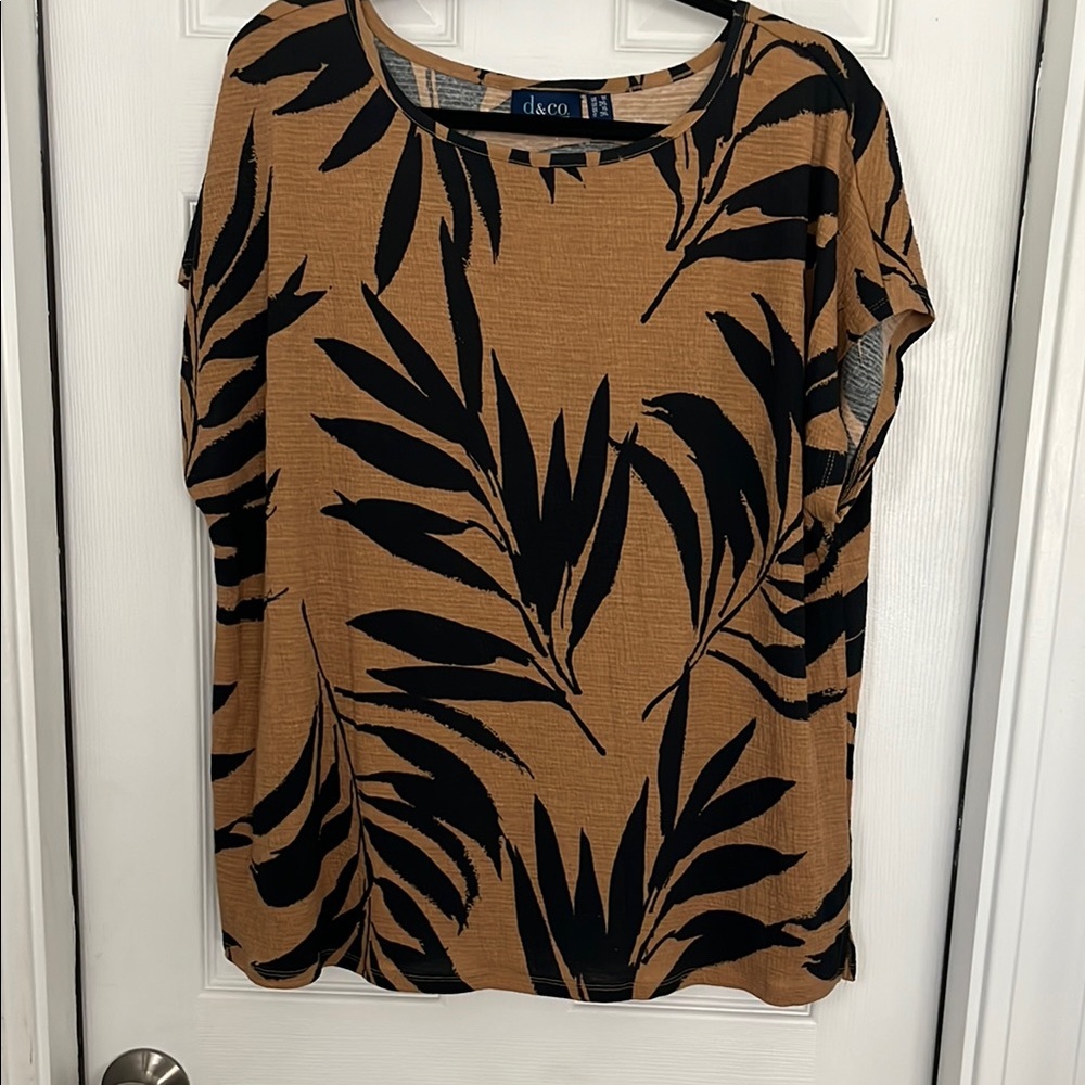 D & co - Black and Gold Leaf Print 🔝